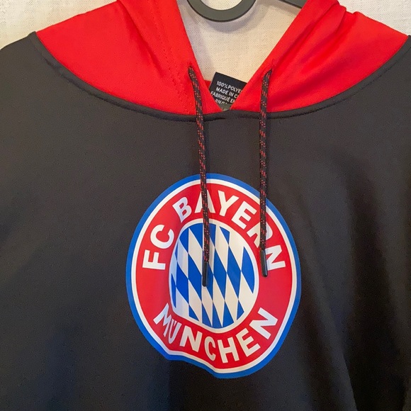 Bayern Munich Large Soccer Sweatshirt - Picture 2 of 4